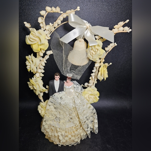 Elegant Cream Wedding Cake Topper‎ - Picture 1 of 11